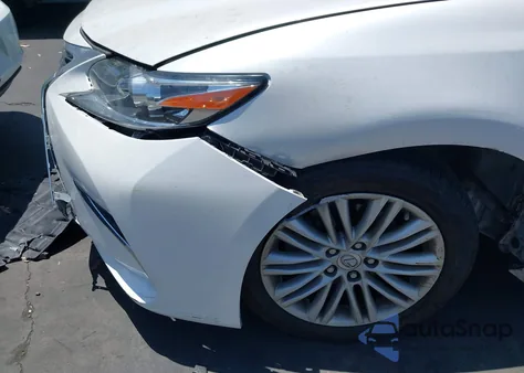 2016 Lexus Es 350 z USA, uszkodzony, nr VIN 58ABK1GG3GU020178